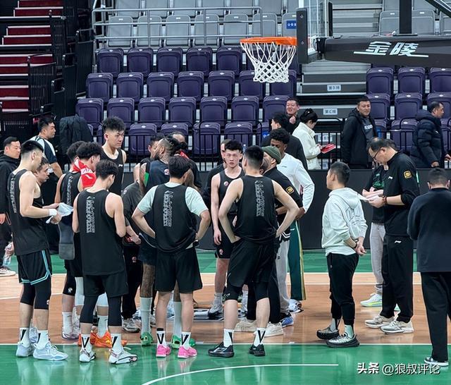 IM电竞平台-CBA热身赛:辽宁101-94北控 哈维首秀15分 里勒空砍29分